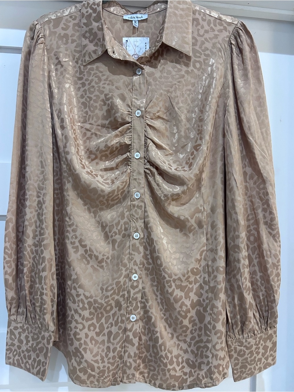 NWT White Birch size M, shiny Animal-Print Ruched Button-Front Blouse